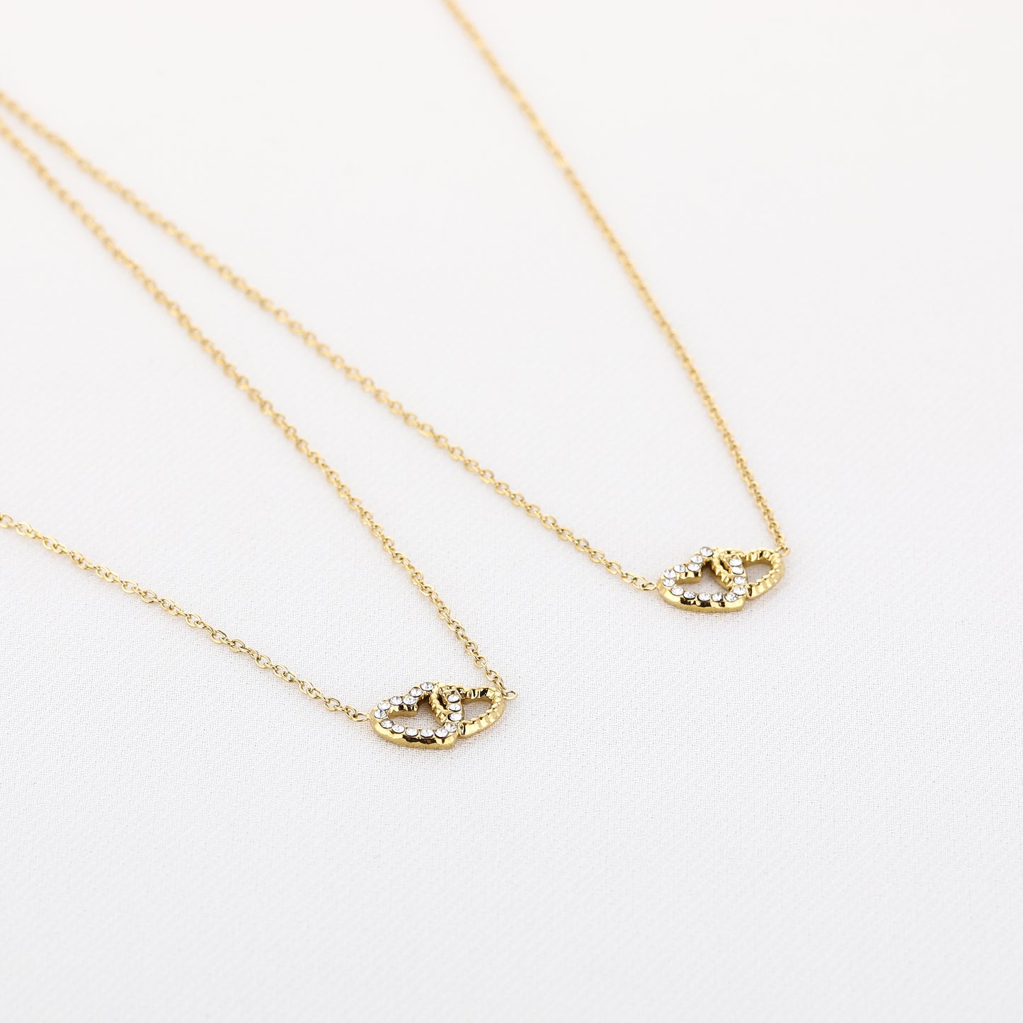 Forever Loved – 2 Gouden Kettingen